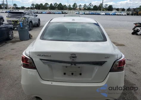 2015 Nissan Altima 2.5 z USA, uszkodzony, nr VIN 1N4AL3AP8FC162464